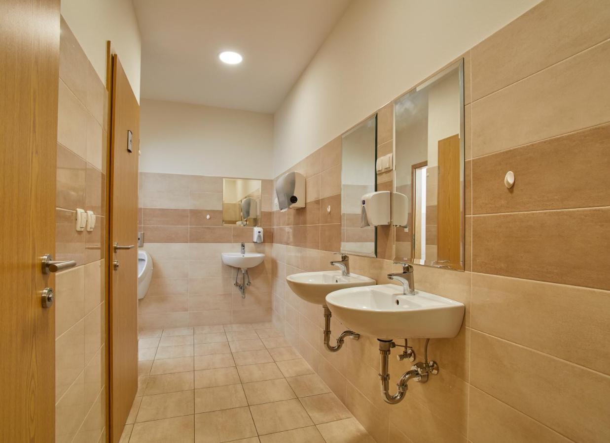 Hostel Delalut Ravne na Koroskem Zewnętrze zdjęcie