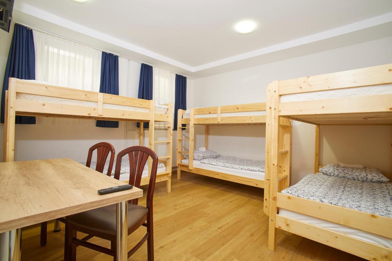 Hostel Delalut Ravne na Koroskem Zewnętrze zdjęcie